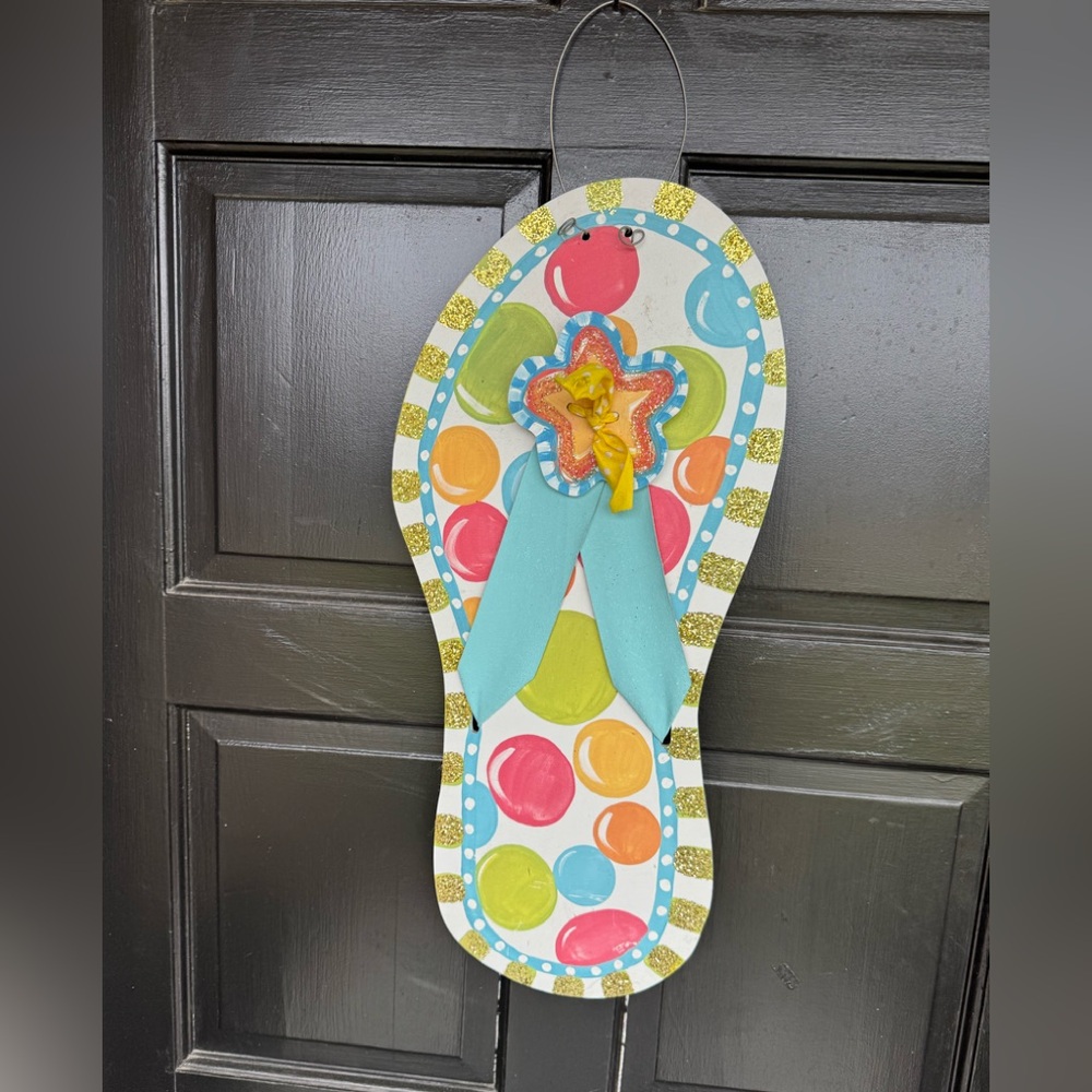 Flip flop door hanger
